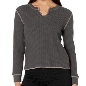 Madewell Size M Medium Dark Gray Long Sleeve Waffle Knit Split Neck Top